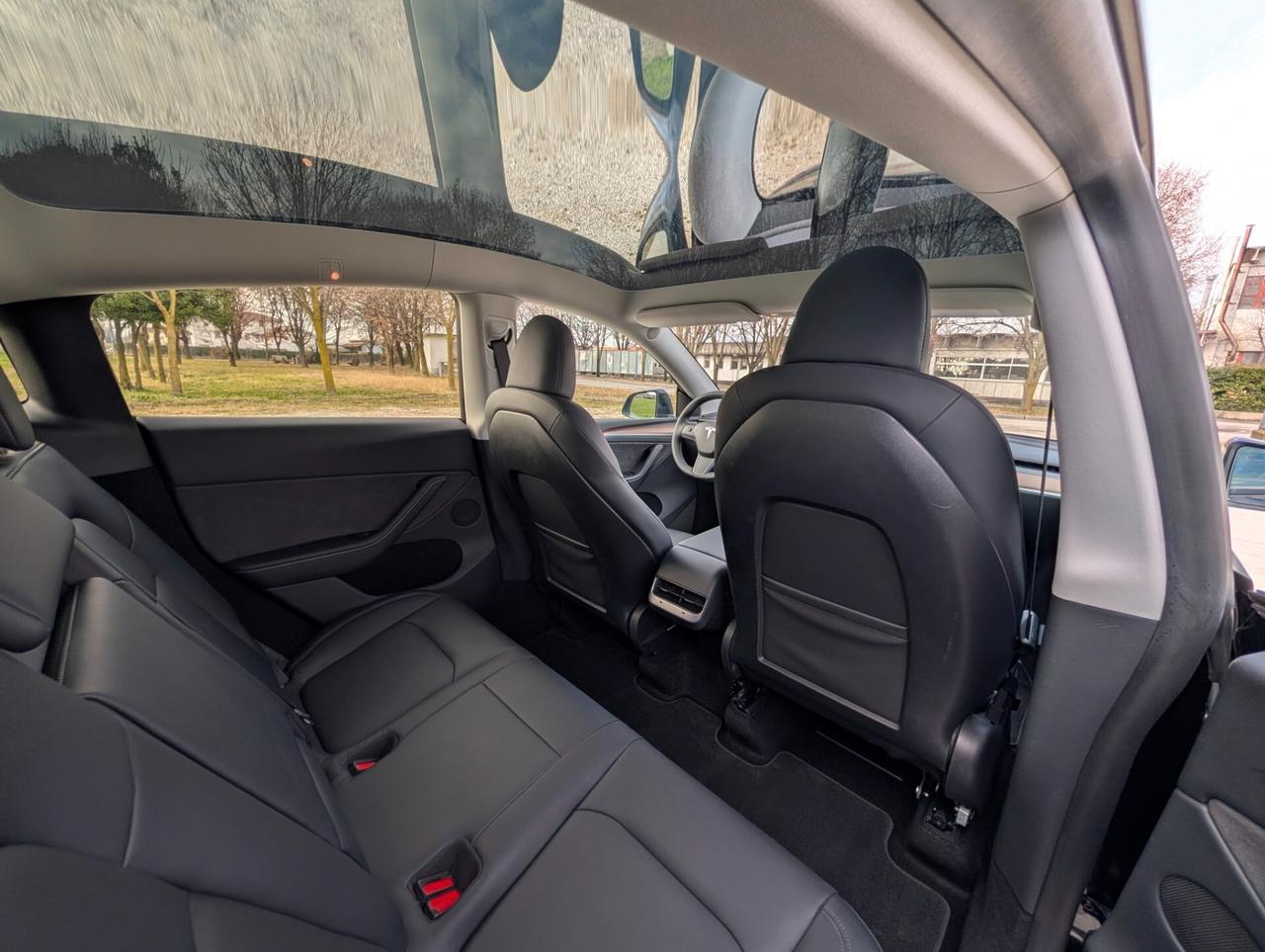 Tesla Model Y RWD - 2024