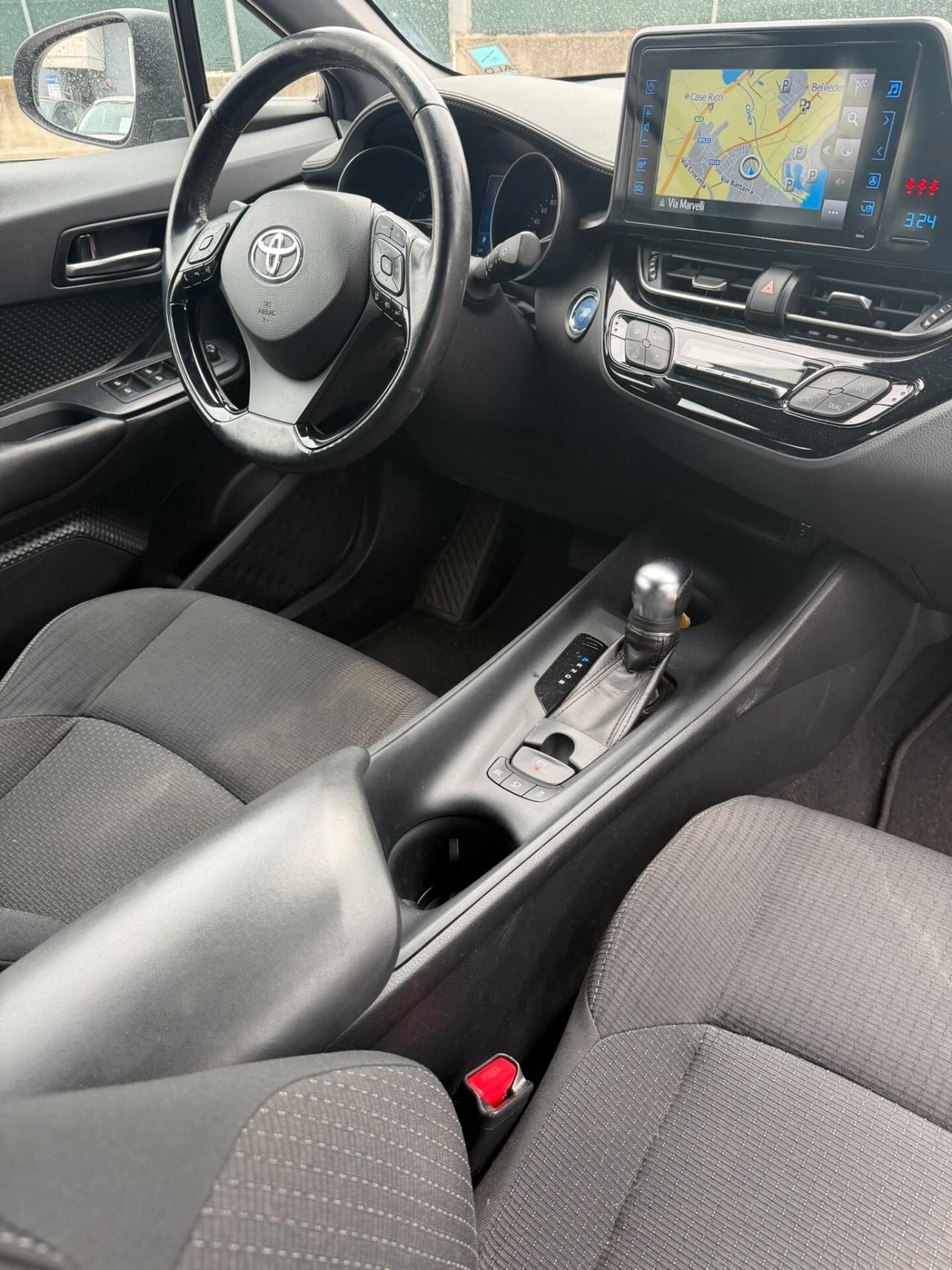 Toyota C-HR 1.8 Hybrid E-CVT Business
