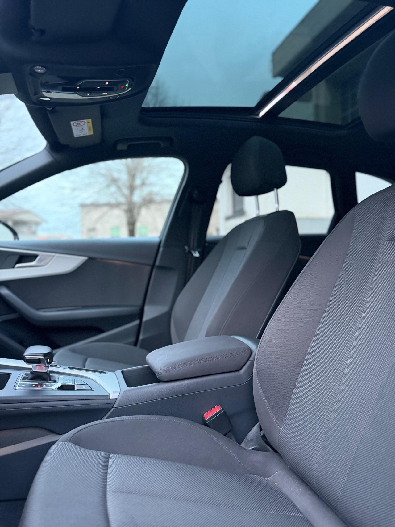 Audi A4 Avant 40 TDI S tronic line edition