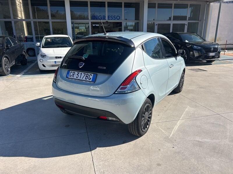 Lancia Ypsilon III 2021 1.0 firefly hybrid Silver s&s 70cv