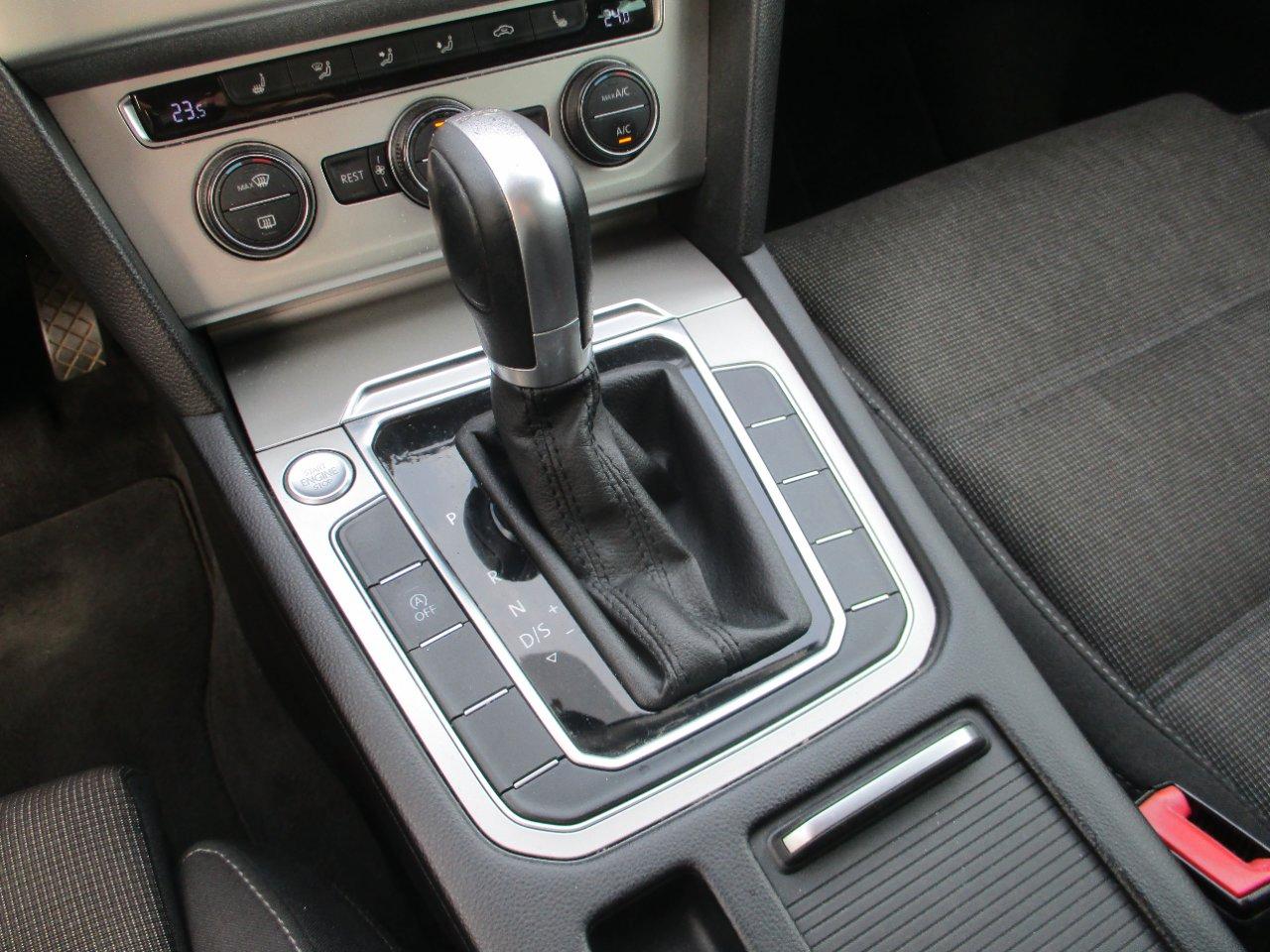 Volkswagen Passat Variant 2.0 tdi Business 150cv dsg NAVI/ACC/SediliRisc