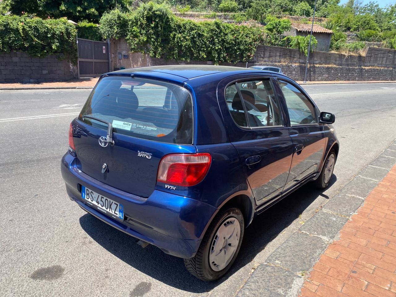 Toyota Yaris 1.3i 16V cat 5 porte Luna