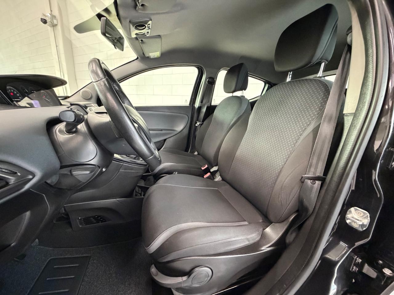 Lancia Ypsilon 1.2 69 CV 5 porte GPL Ecochic Silver