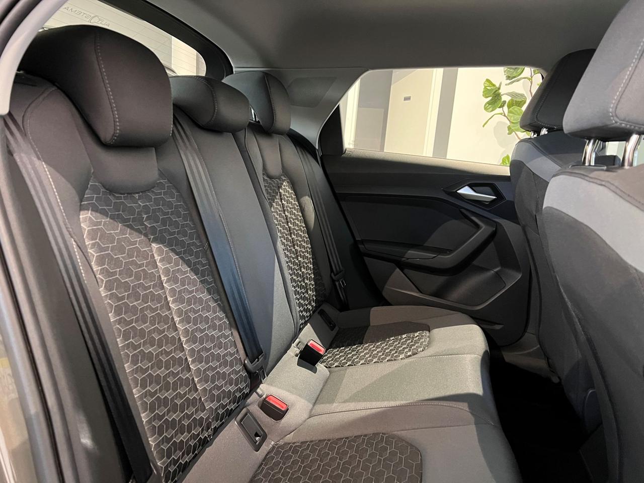 AUDI A1 II 2019 Sportback Sportback 30 1.0 tfsi S Line Edition 116cv s-tronic - VARI COLORI!