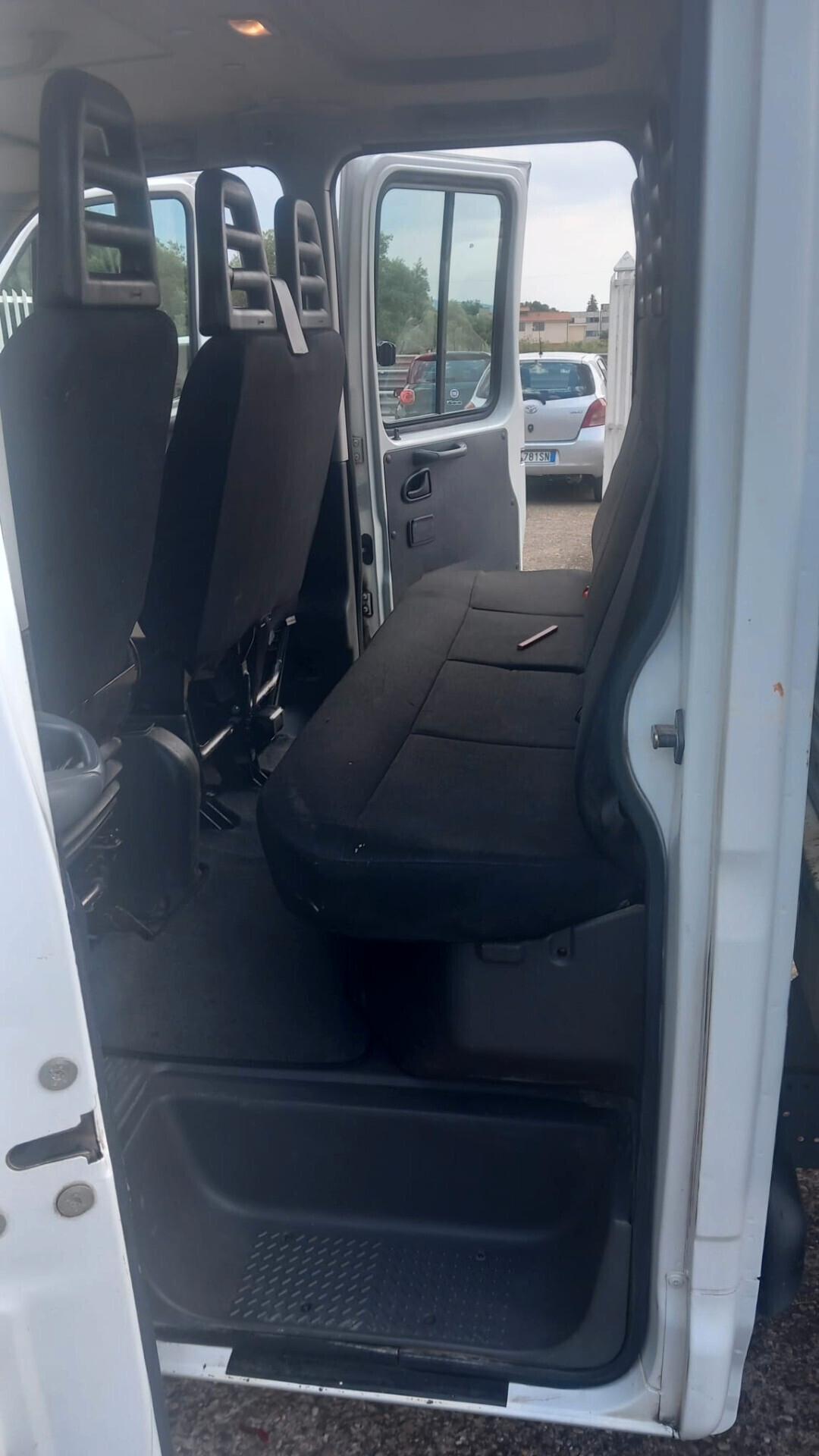 Iveco Daily 35C15D 2.3 HPT doppia cabina 7 posti trilaterale