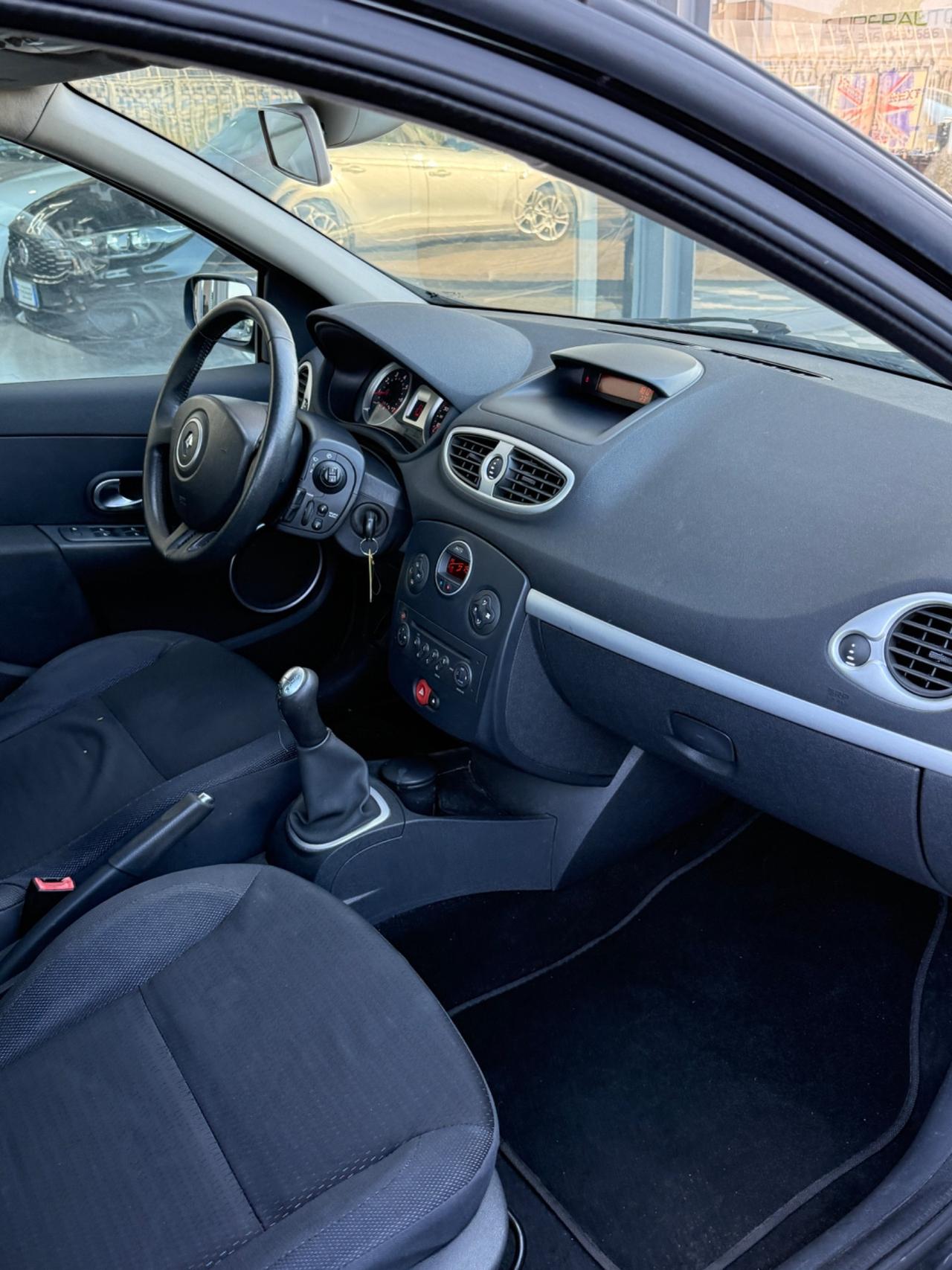 Renault Clio 1.2 16V 5 porte Luxe