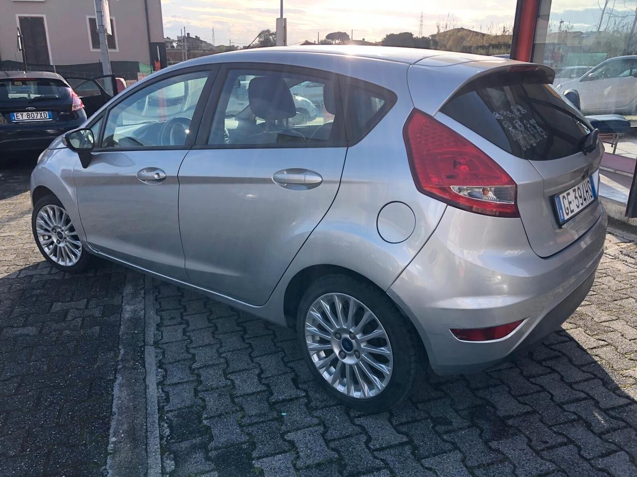 Ford Fiesta Fiesta 1.2 82CV 5 porte ADATTA PER NEOPATENTATI CON GARANZIA EUROPEA 36 MESI!!! COMPRESA NEL PREZZO