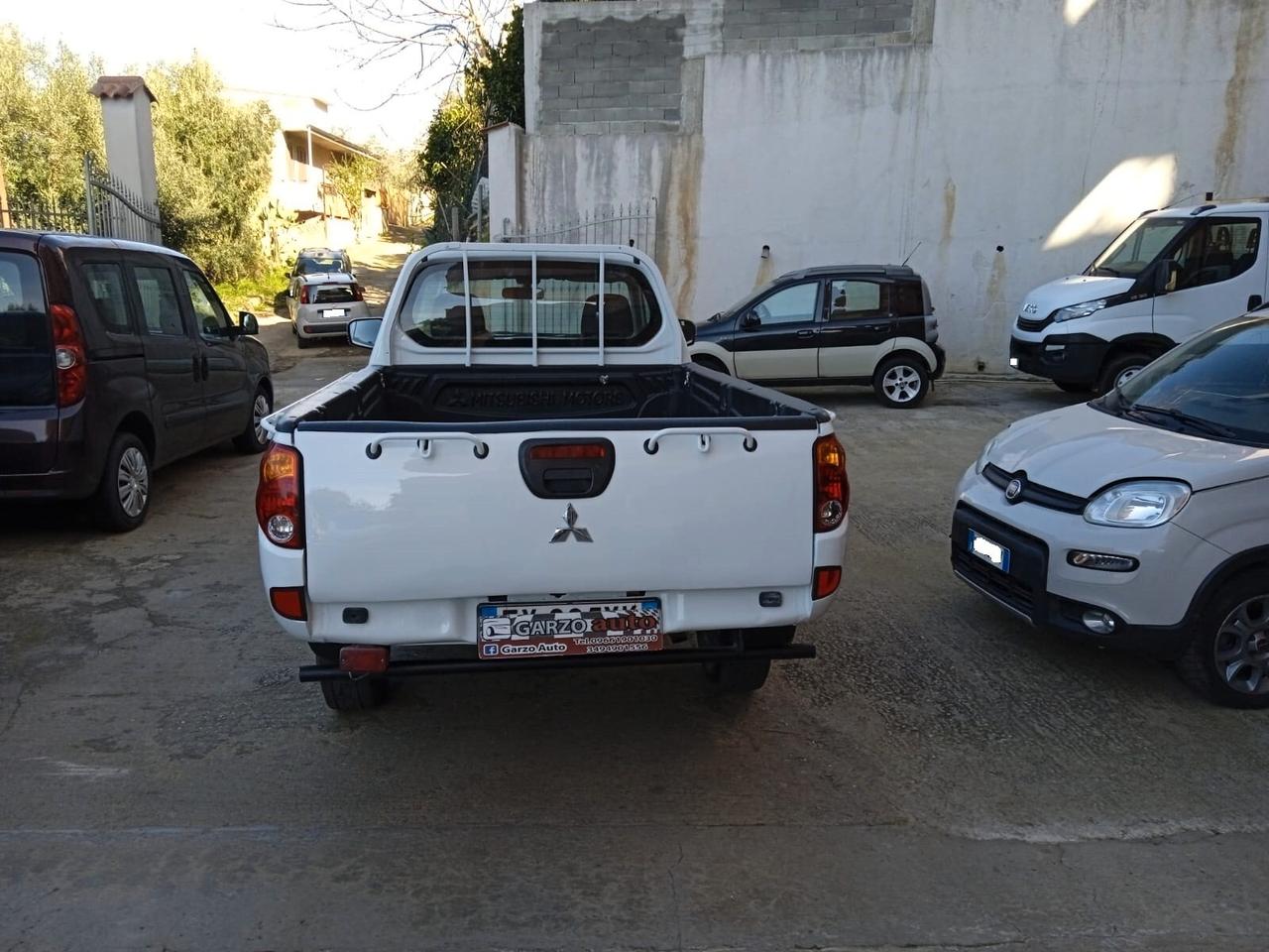 Mitsubishi l200 2.5 di-d 4x4 2 porte 220000km