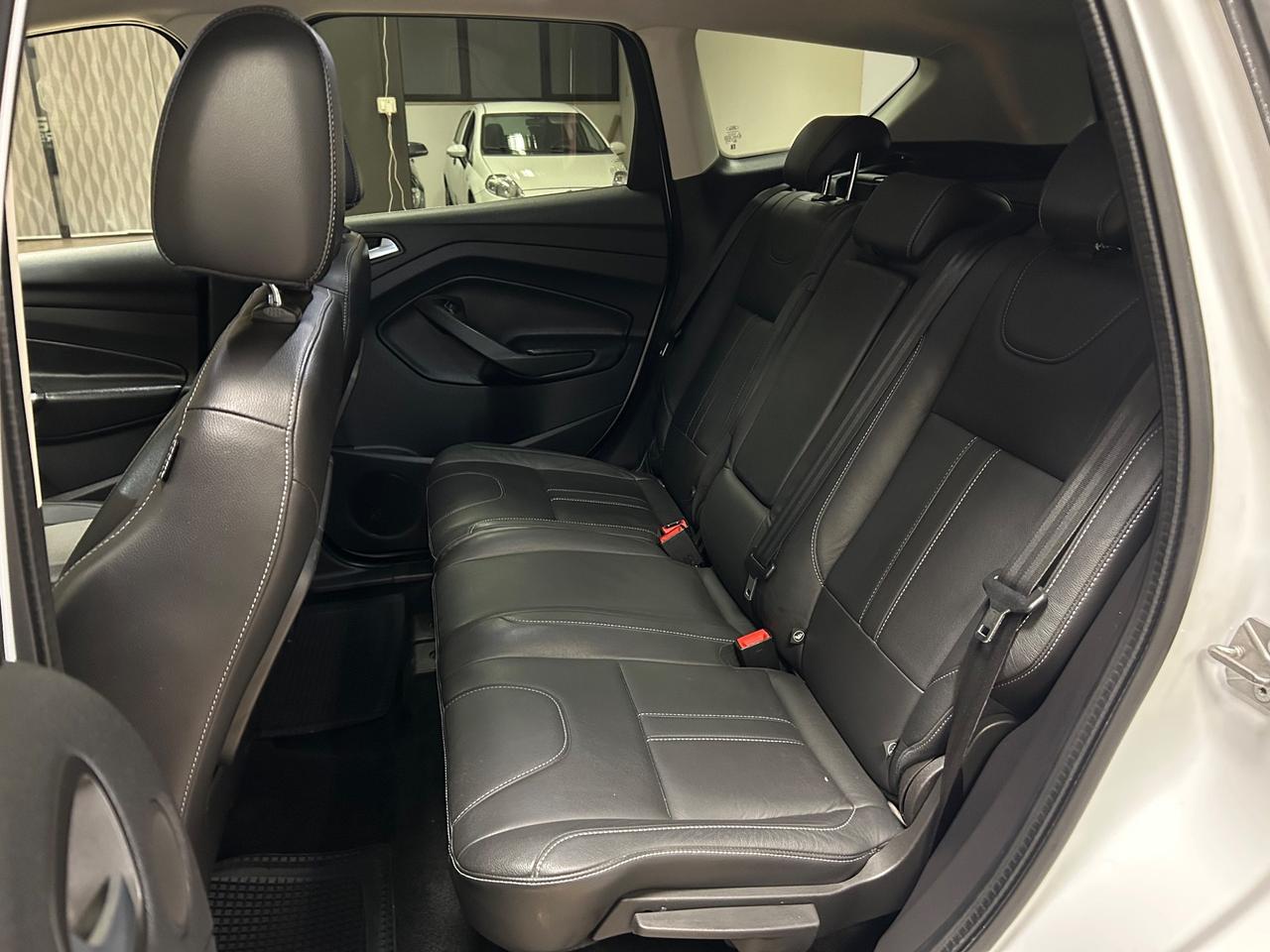 Ford Kuga 2.0 TDCI 140 CV 4WD Titanium