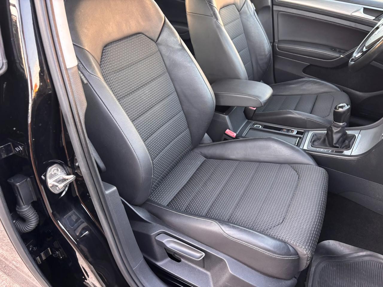 Volkswagen Golf 1.6 TDI DPF 5p. Highline