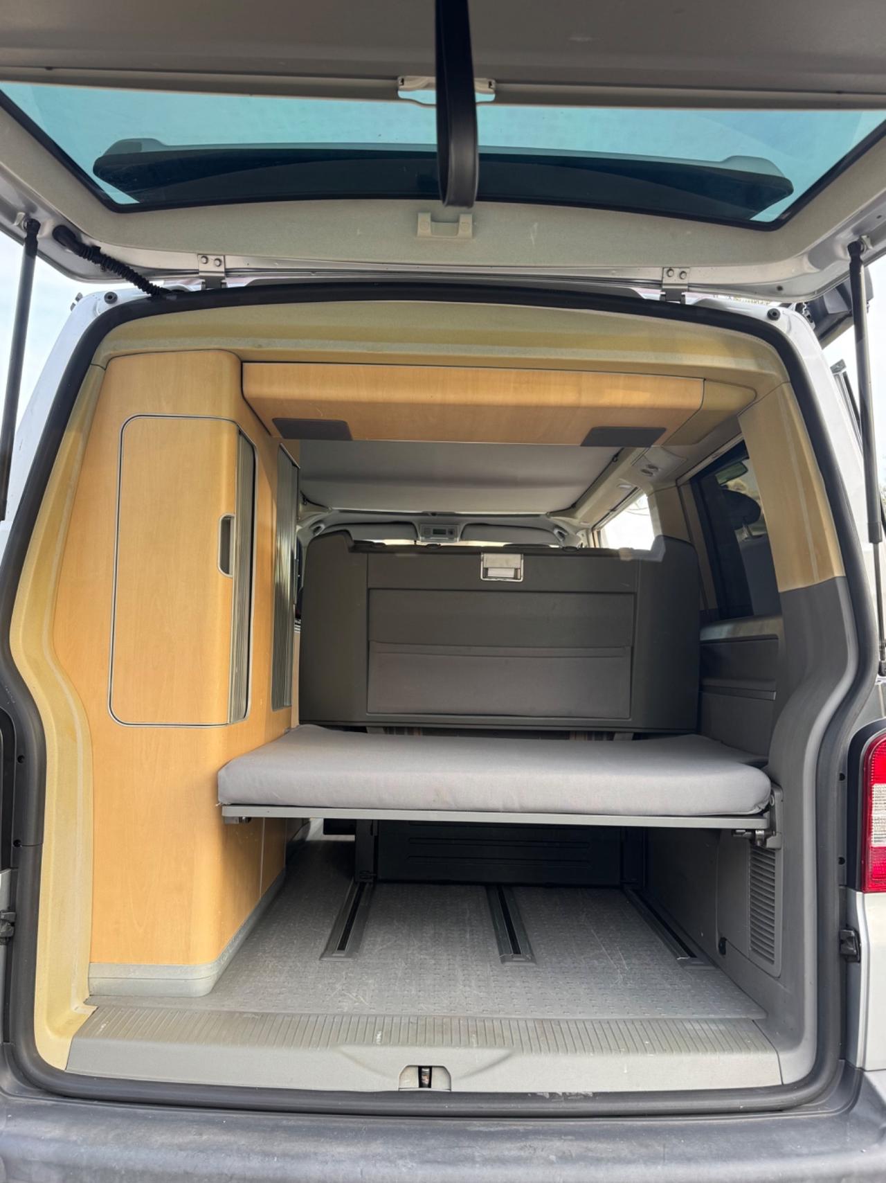 Volkswagen T5 california 2.5TDI 131cv