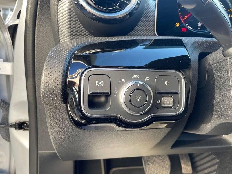 Mercedes-Benz Classe A A 180 d Sport auto
