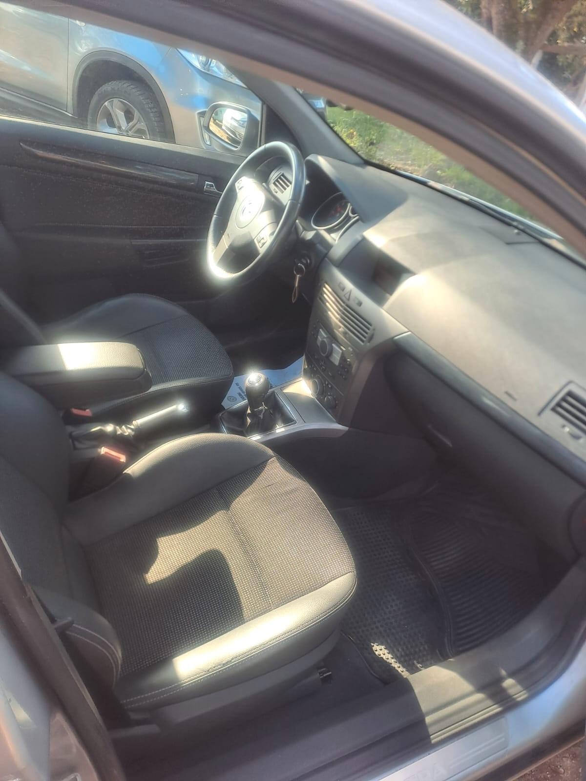 Opel Astra 1.6 16V Twinport 5 porte Cosmo km 103mila