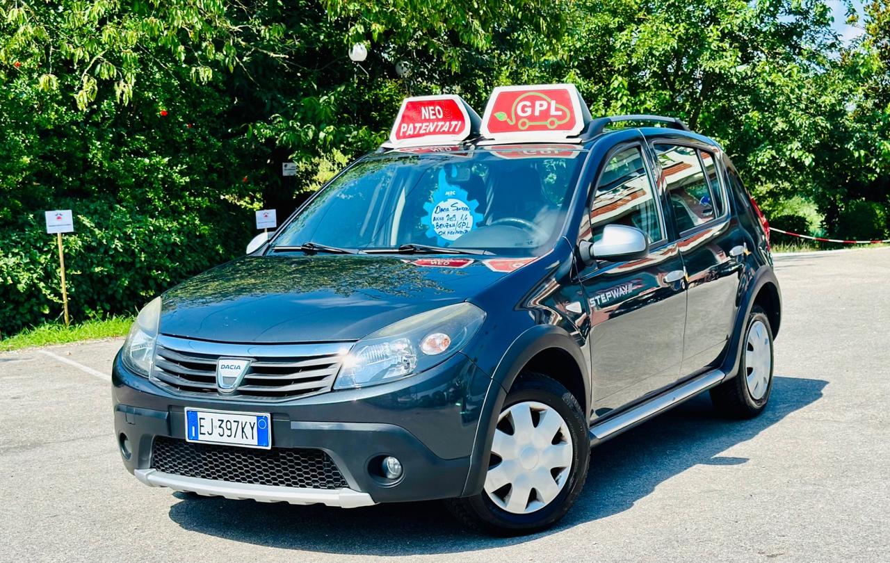 Dacia Sandero Stepway 2011 1.6 8V GPL 85CV OK NEOPATENTATI ! ! !