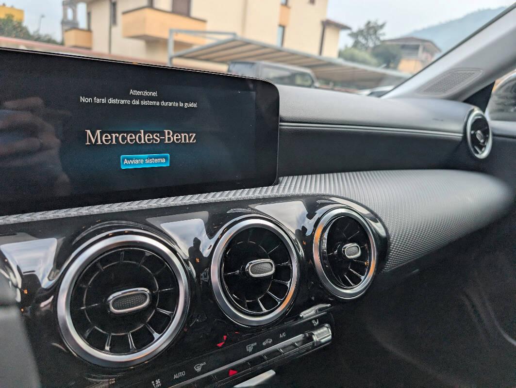 Mercedes CLA Shooting Brake 180 d Business Extra auto MOTORE MERCEDES!