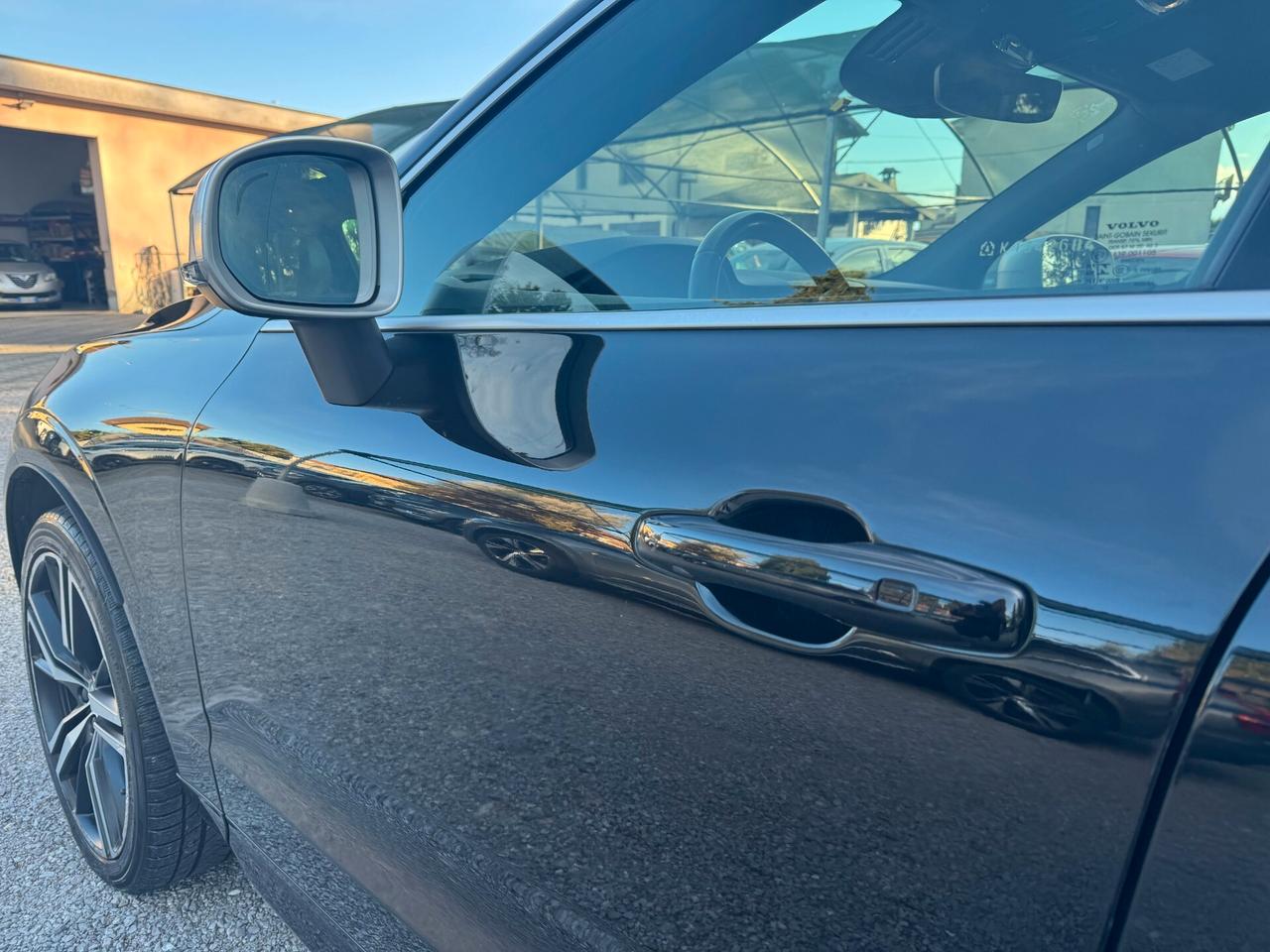 Volvo XC 60 XC60 D5 AWD Geartronic R-design