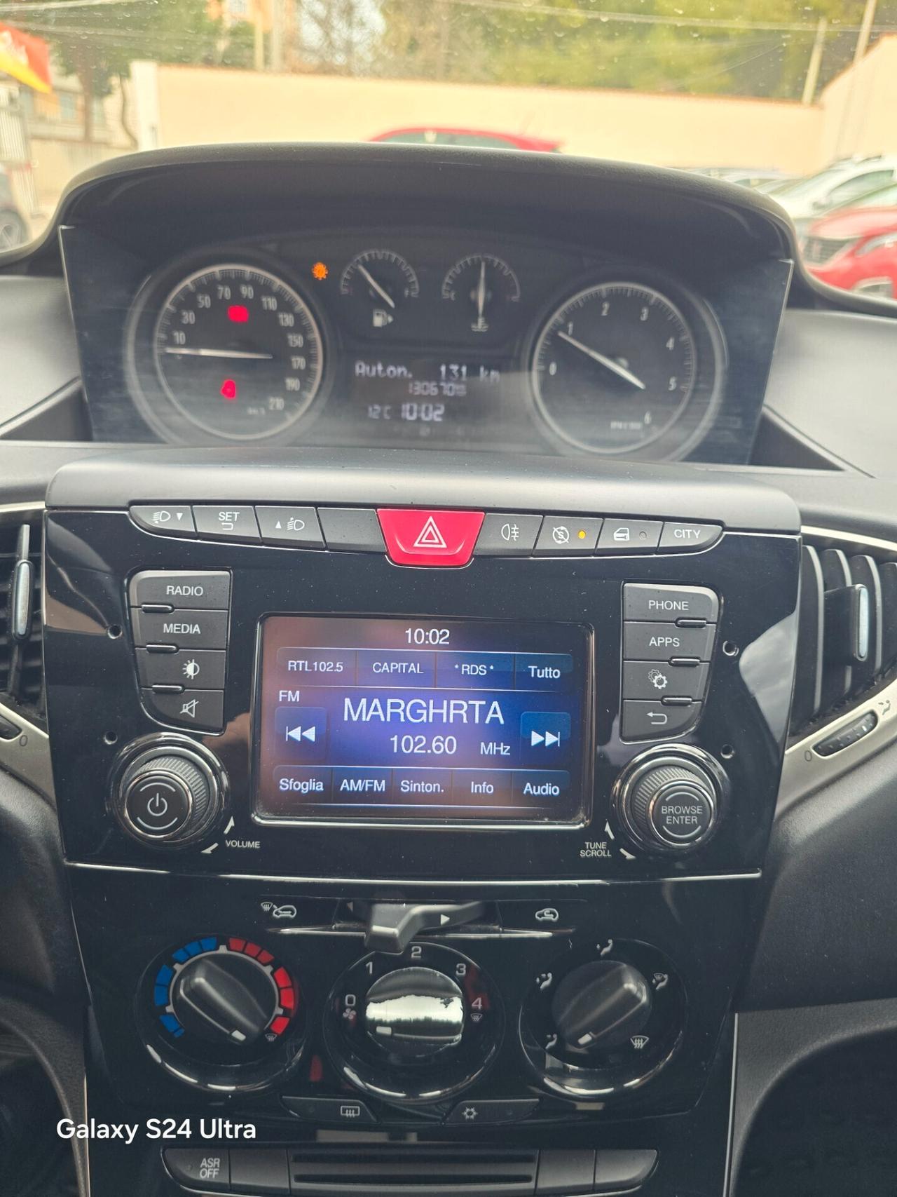 Lancia Ypsilon 1.3 MJT 16V 95 CV 5 porte S&S Silver