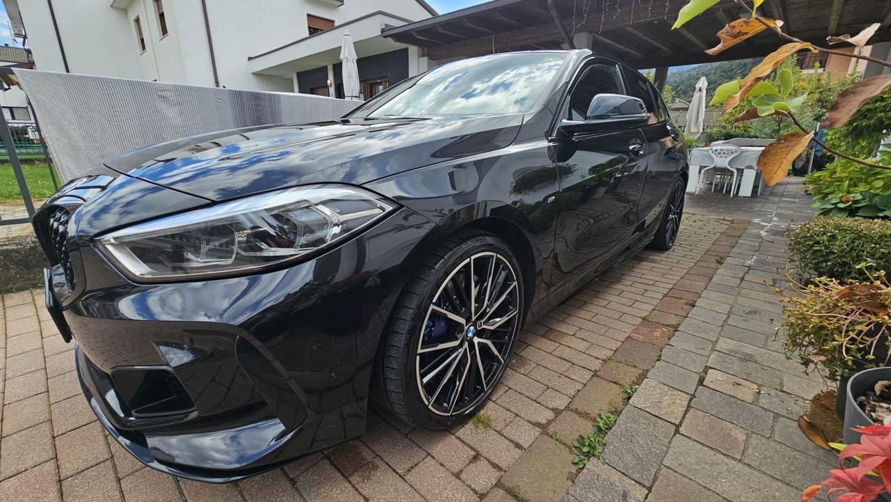 Bmw 135 M 135i xDrive Colorvision Edition