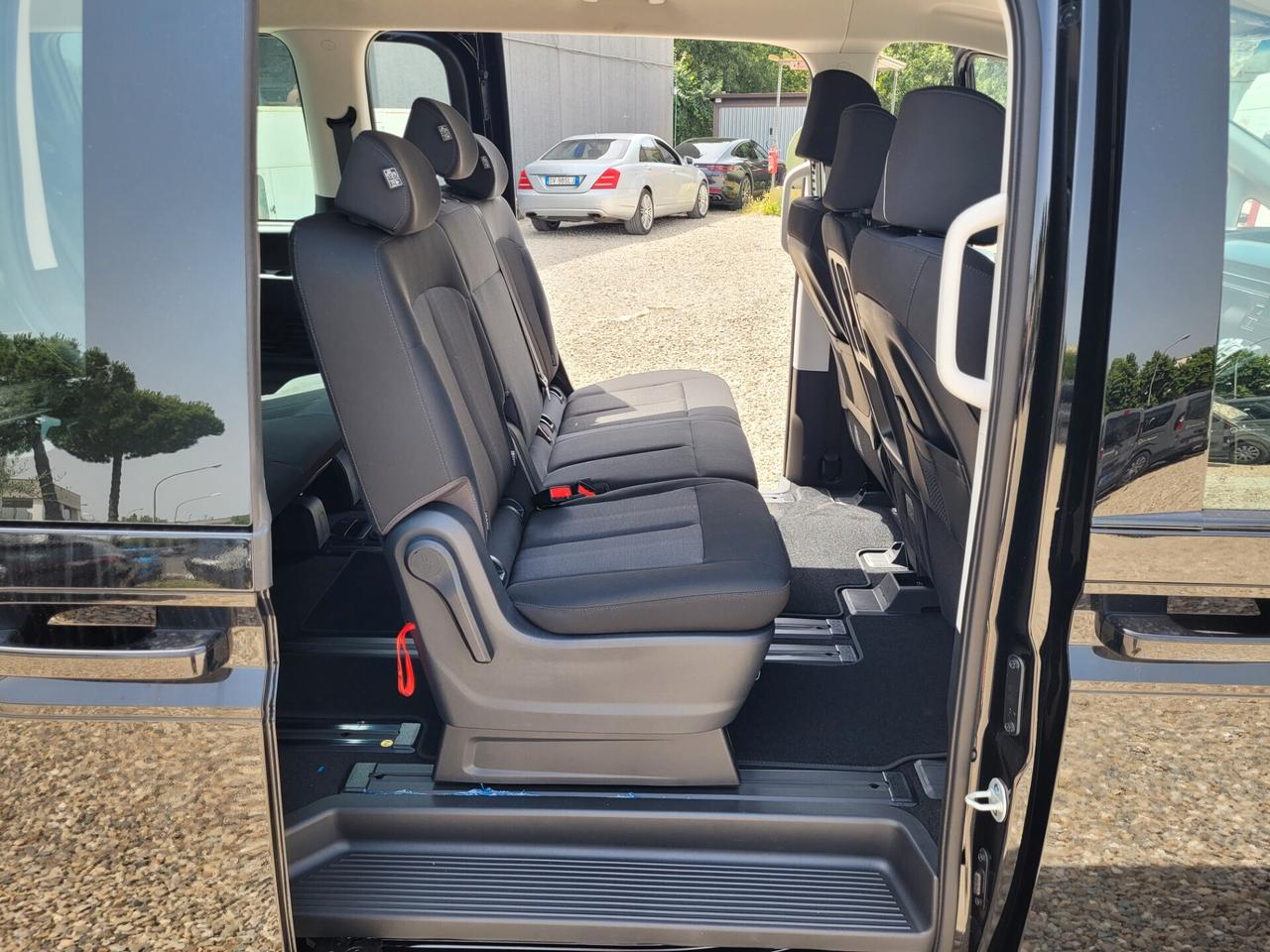 Hyundai Staria 2.2 AT 9 posti 4X4