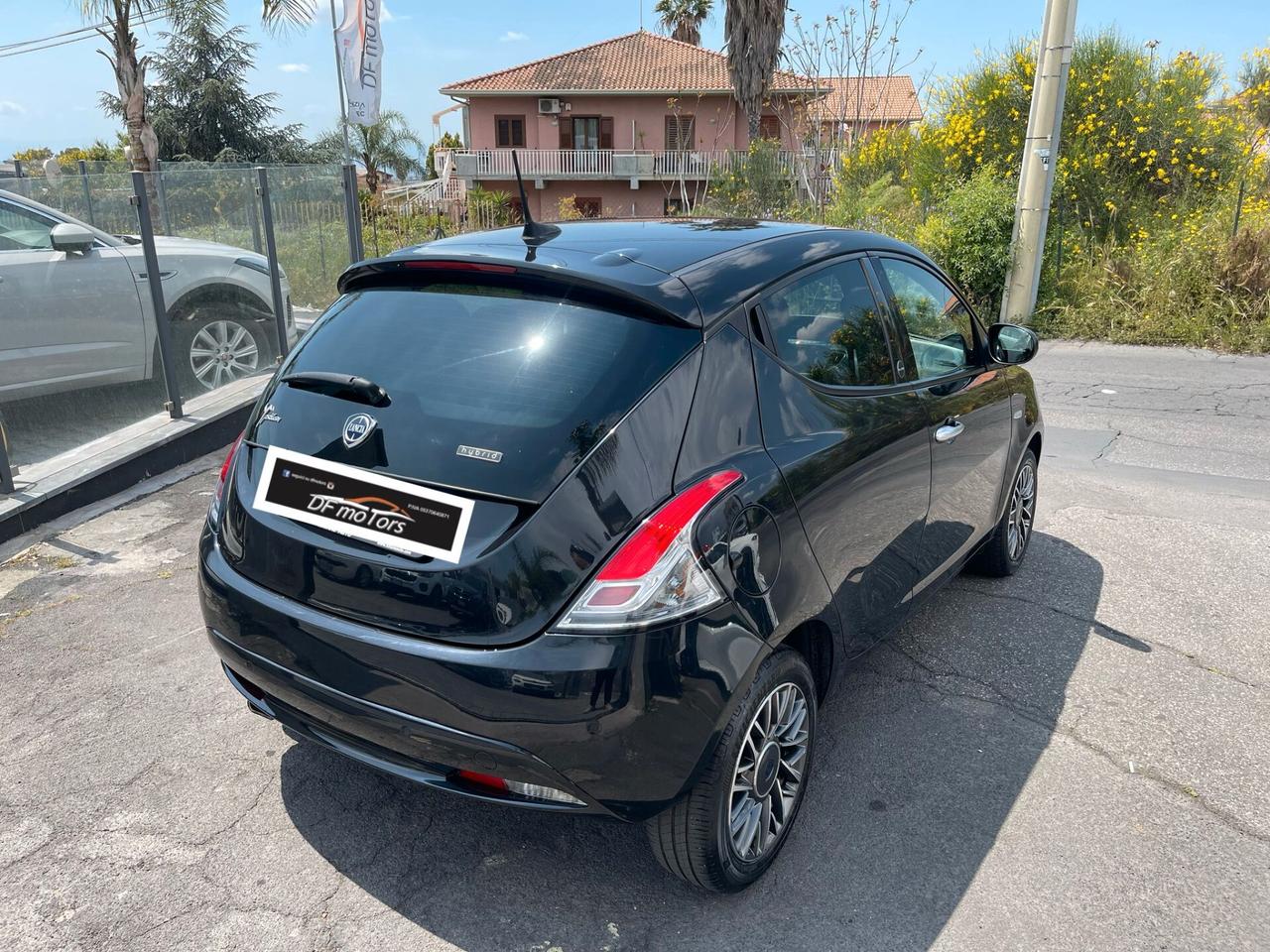 Lancia Ypsilon 1.0 FireFly 5 porte S&S Hybrid Ecochic Gold