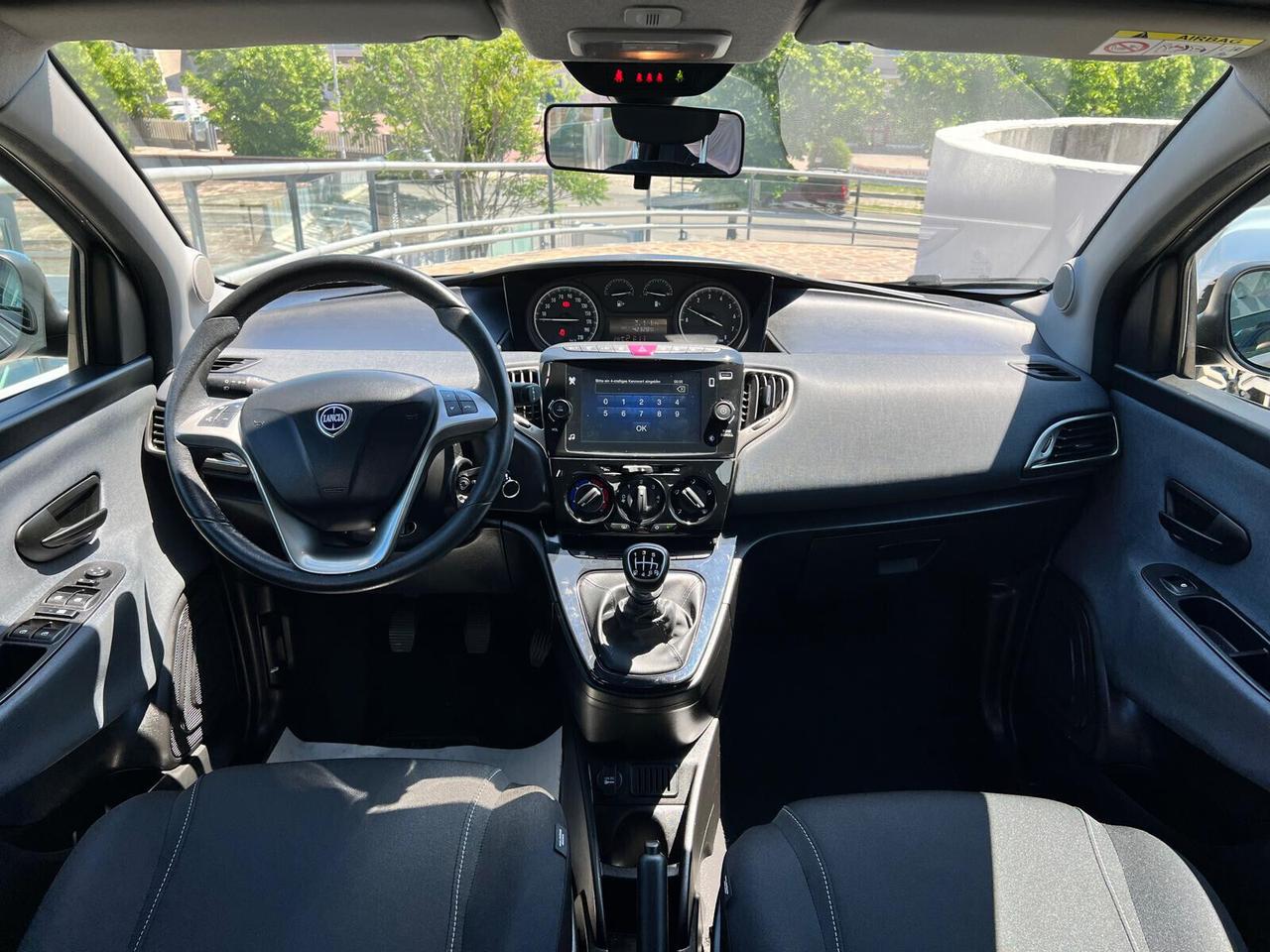 Lancia Ypsilon 1.0 FireFly 5 porte S&S Hybryd Gold