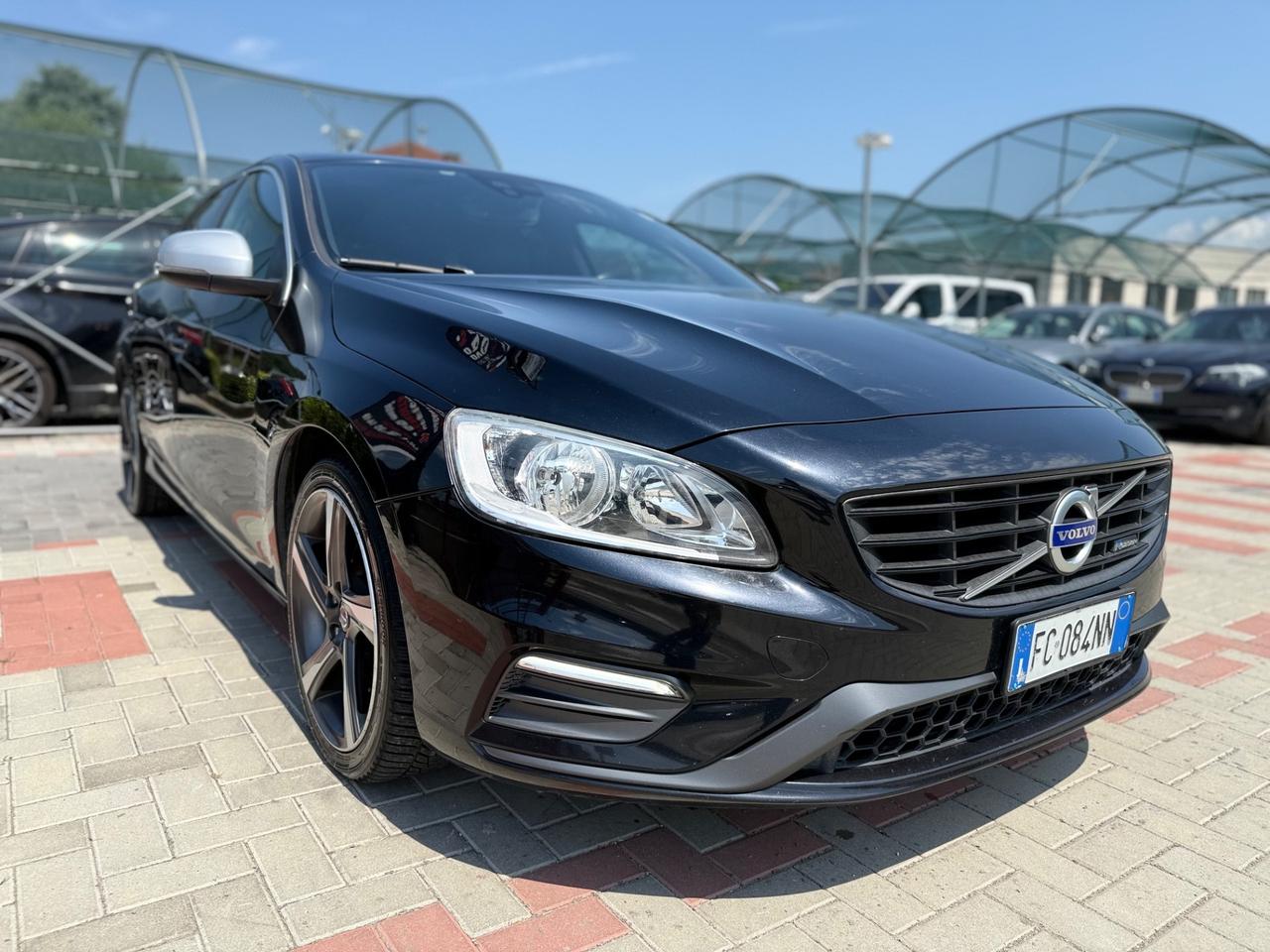 Volvo V60 D4 Geartronic R-design-181CV UNIC PROPRIETARIO