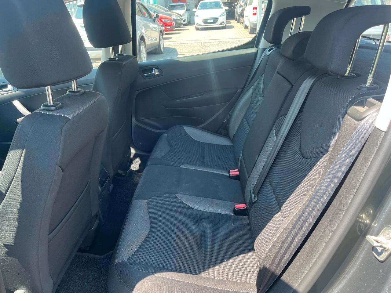 Peugeot 308 1.6 8V e-HDi 112CV