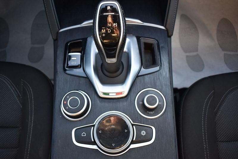 Alfa Romeo Stelvio Stelvio 2.2 t Super Business rwd 160cv auto