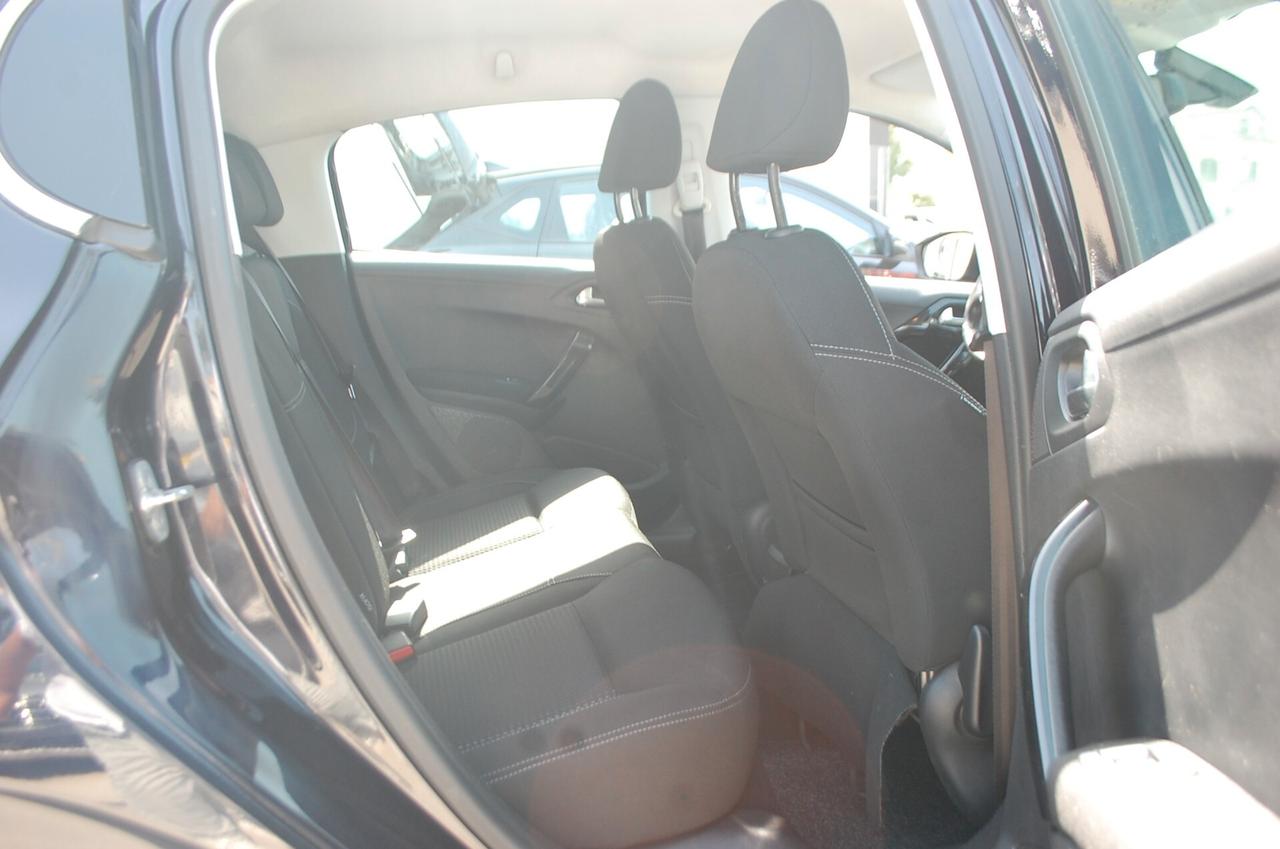 Peugeot 208 5p 1.2 puretech Allure Gpl 82CV Uff Italy Navi USB