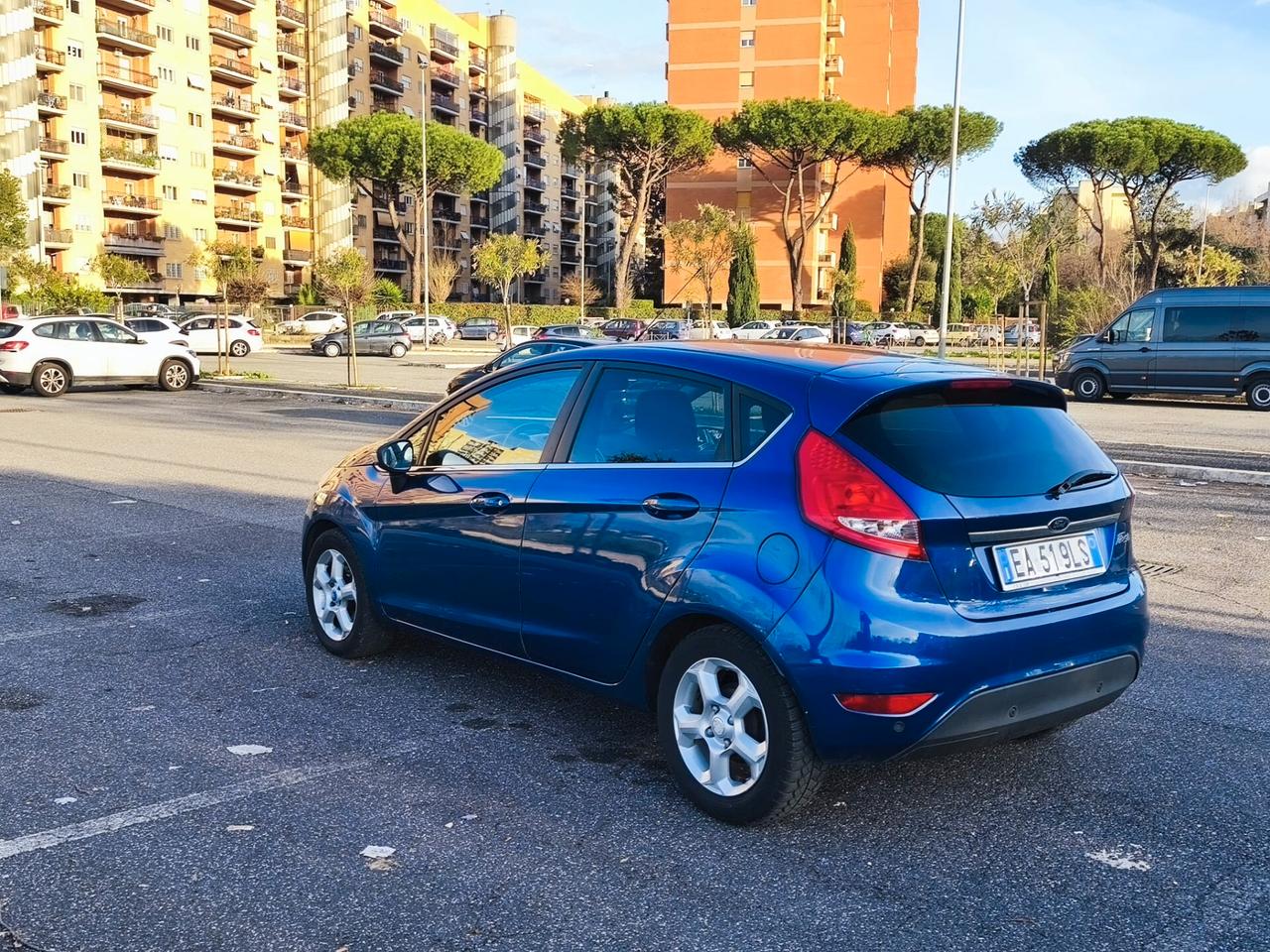 Ford Fiesta 1.4 5 porte Bz.- GPL Titanium