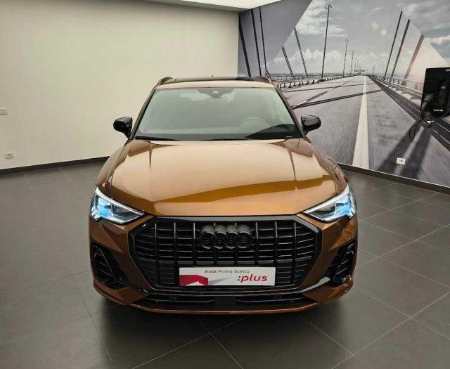 AUDI Q3 35 TDI S tronic Identity Black