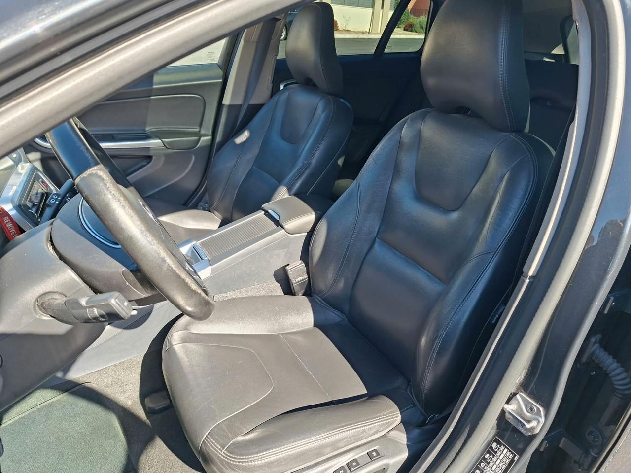 Volvo V60 Cross Country D4 AWD Geartronic Summum