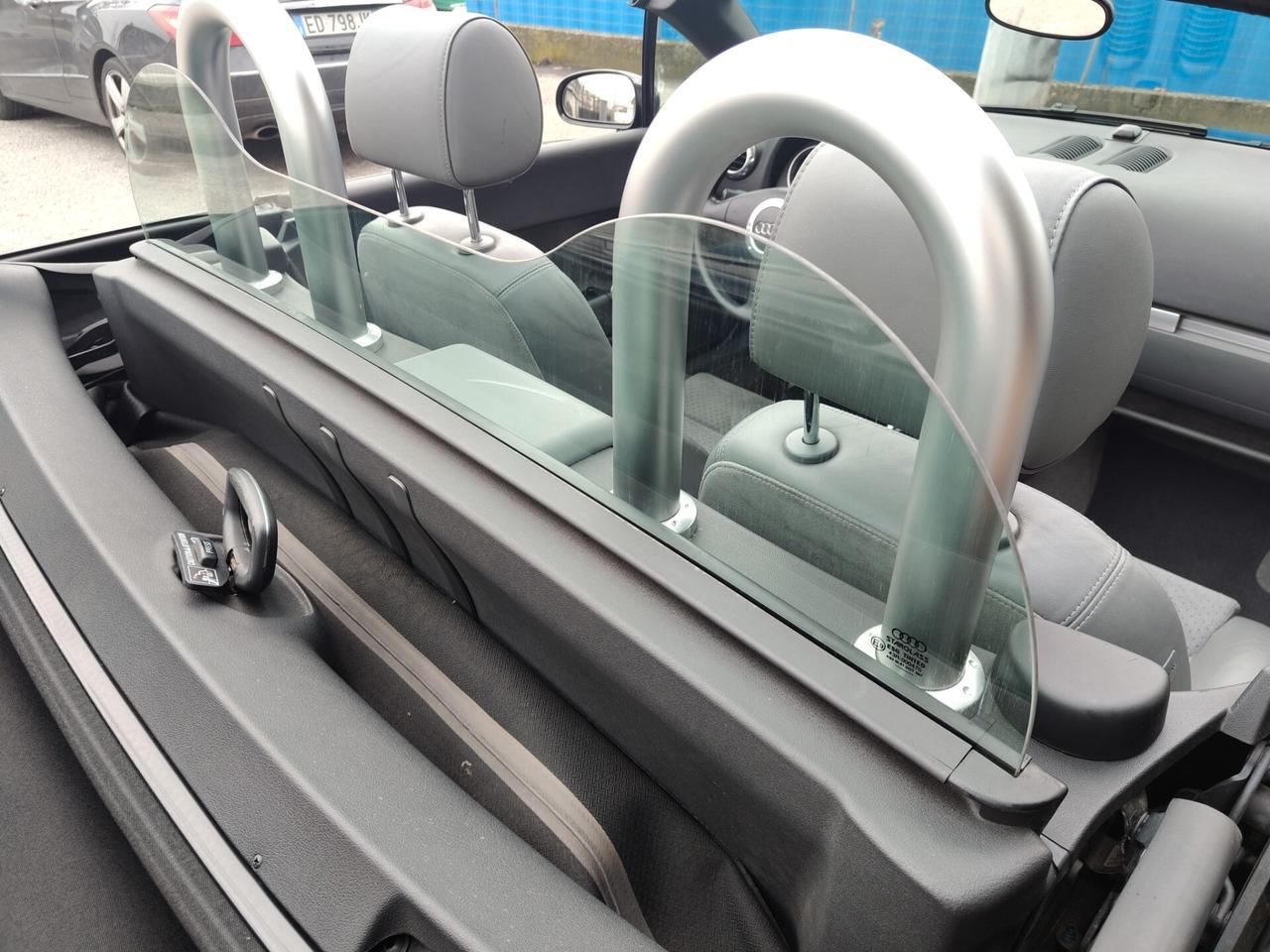 Audi TT Cabrio book service perfetta