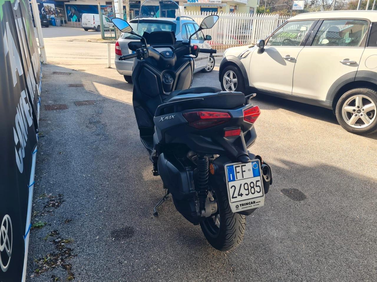 Yamaha BLACK X-Max