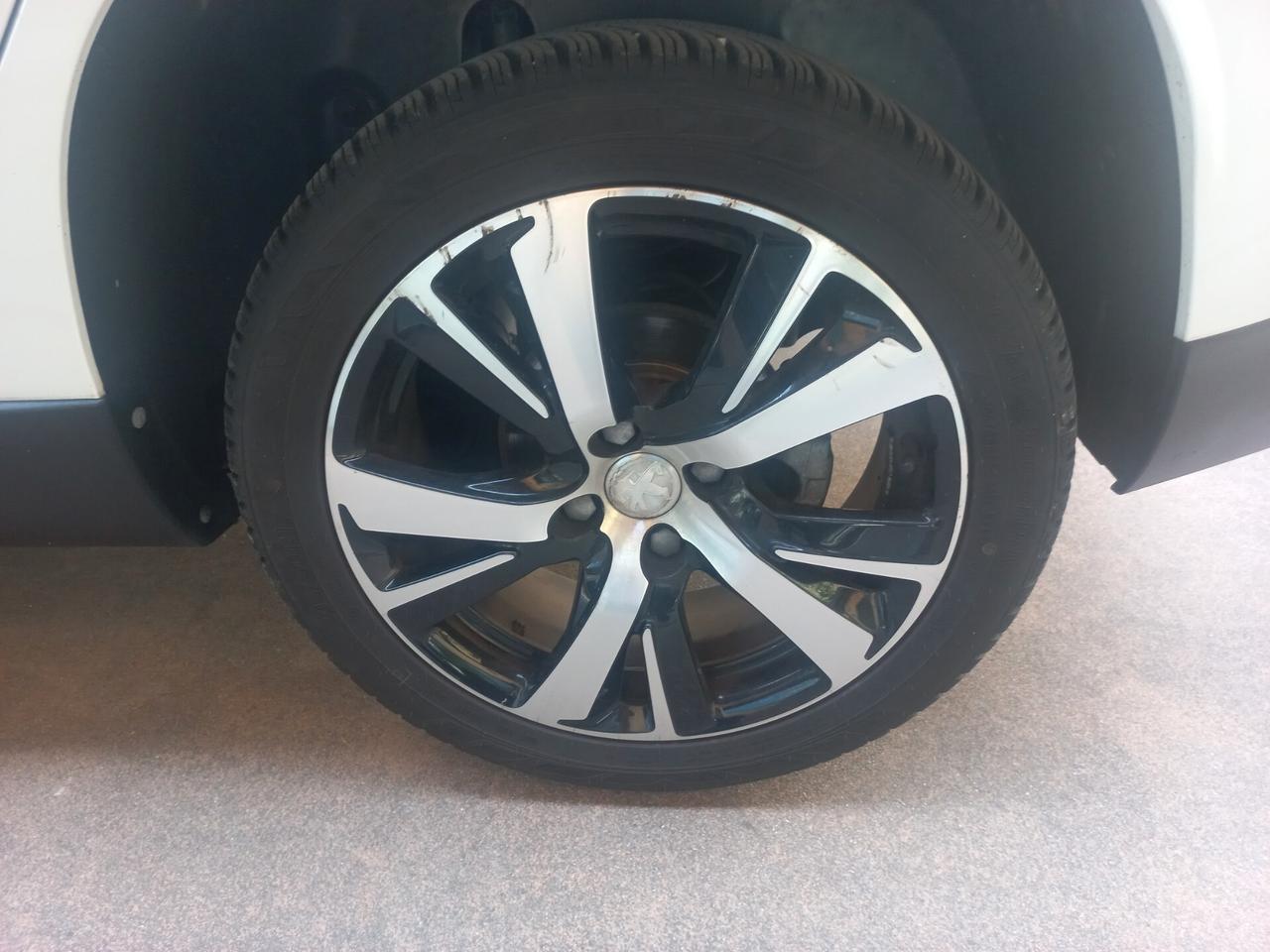 Peugeot 2008 BlueHDi 100 Allure
