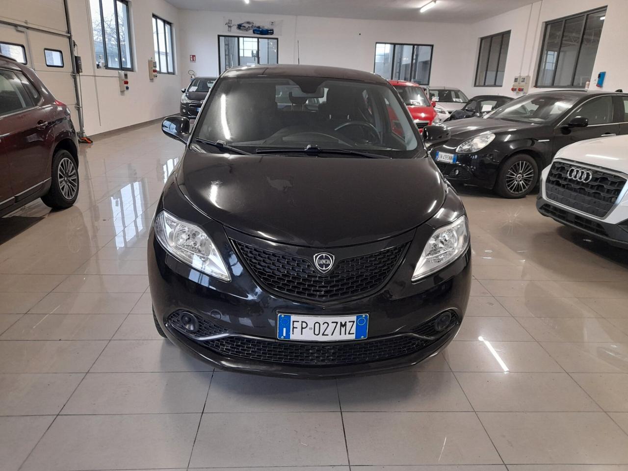 Lancia Ypsilon 1.2 69 CV 5 porte Gold
