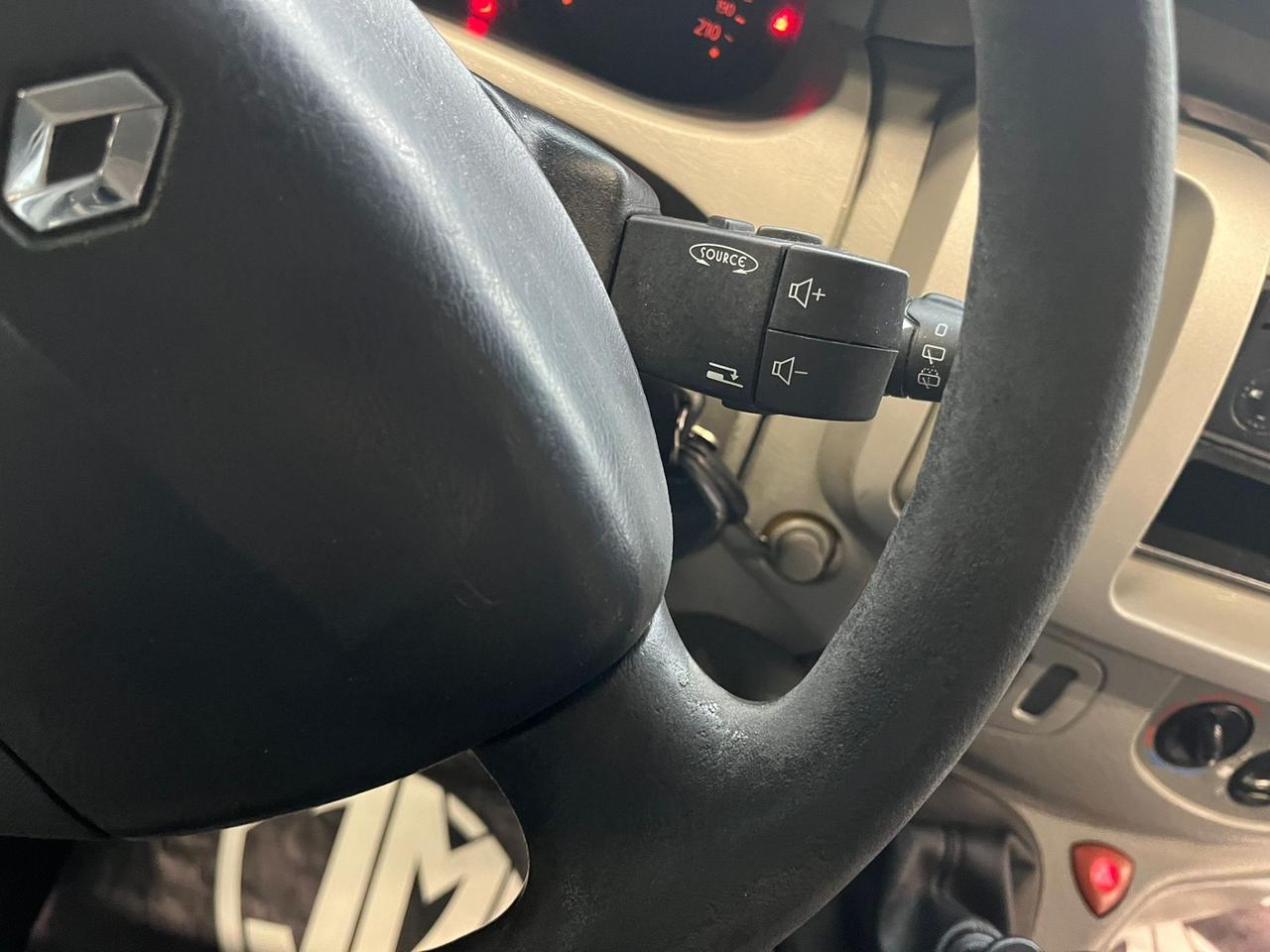 Renault Trafic T29 2.0 dCi/90 PL-TN Passenger Confort 9 POSTI