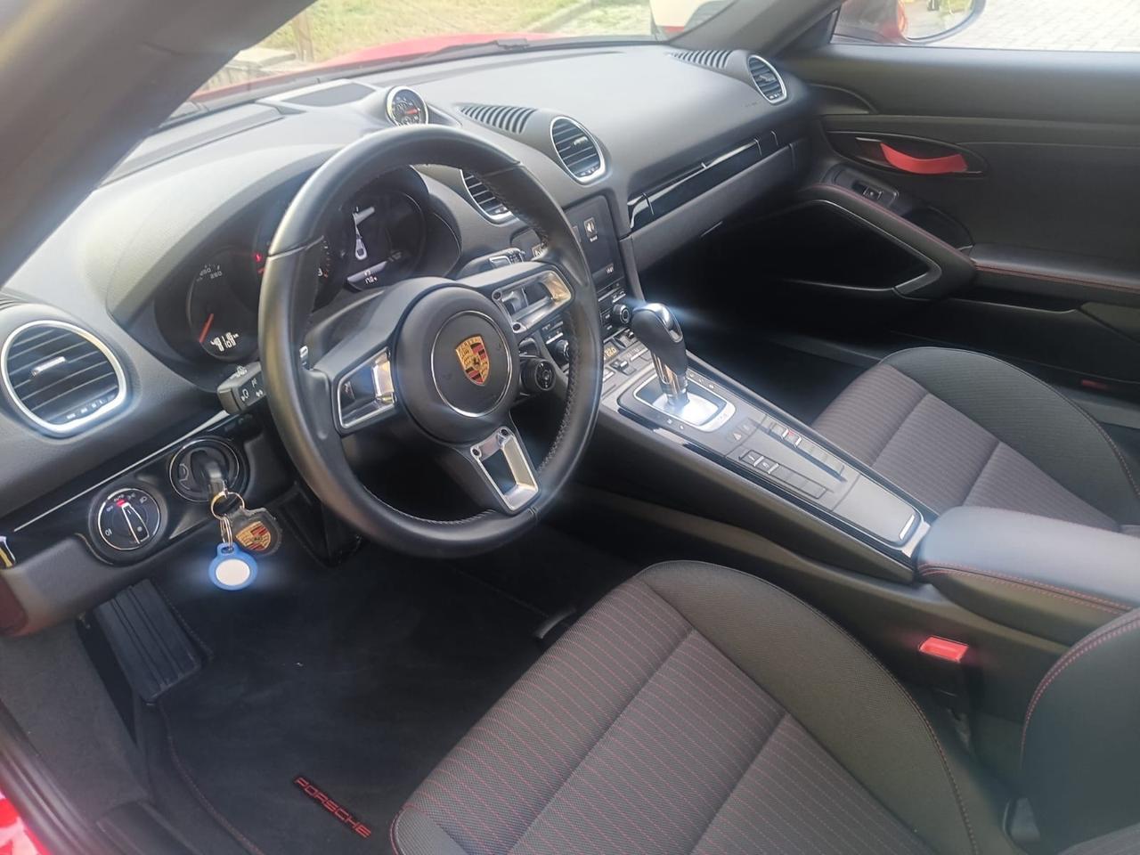Porsche 718 Spyder Cayman 2.0 T