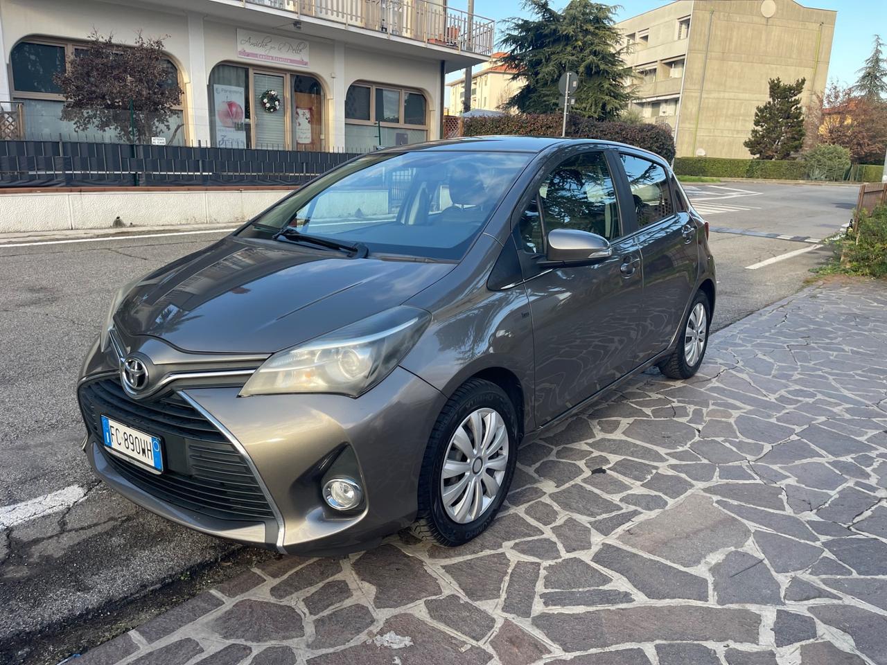 Toyota Yaris 1.0 5 porte Lounge