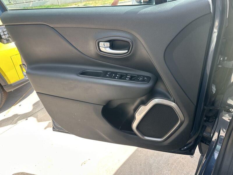 Jeep Renegade 2019 1.5 turbo t4 mhev Limited 2wd 130cv dct