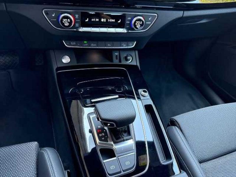 Audi Q5 II 2020 50 2.0 tfsi e Identity Black quattro s-tronic