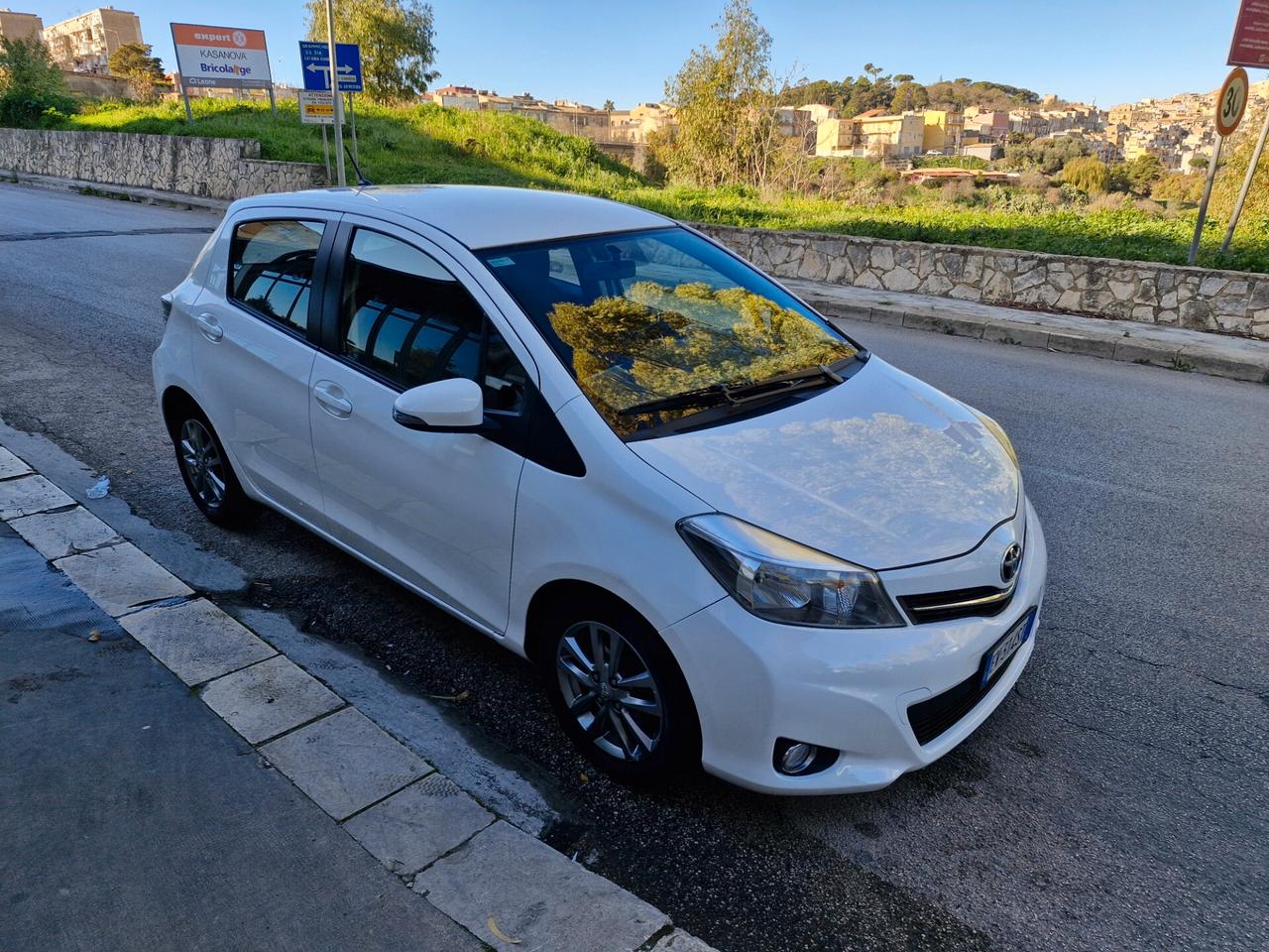 Toyota Yaris 1.4 D-4D 5 porte Lounge