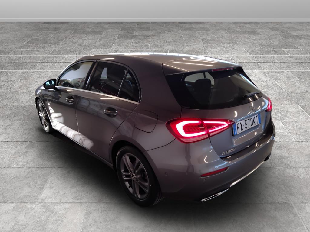 Mercedes-Benz Classe A - W177 2018 - A 180 d Sport auto