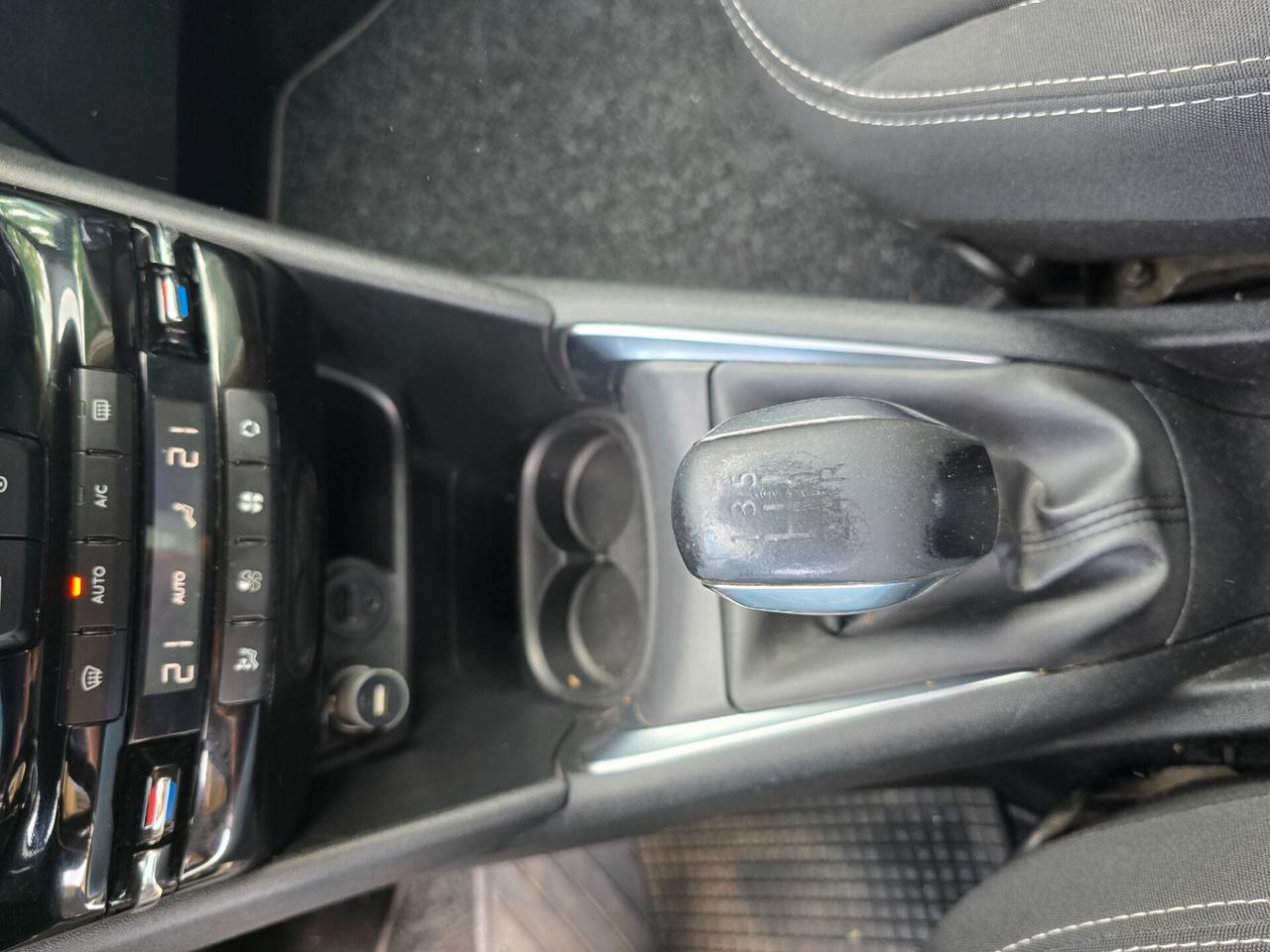 Peugeot 208 1.6HDI 100CV Allure EURO6-2015