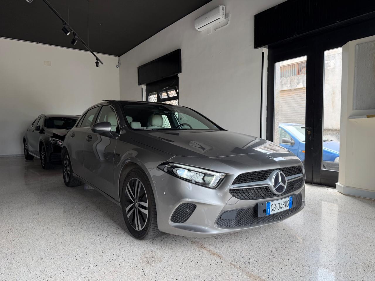 Mercedes-benz A 250 e hybrid EQ Premium