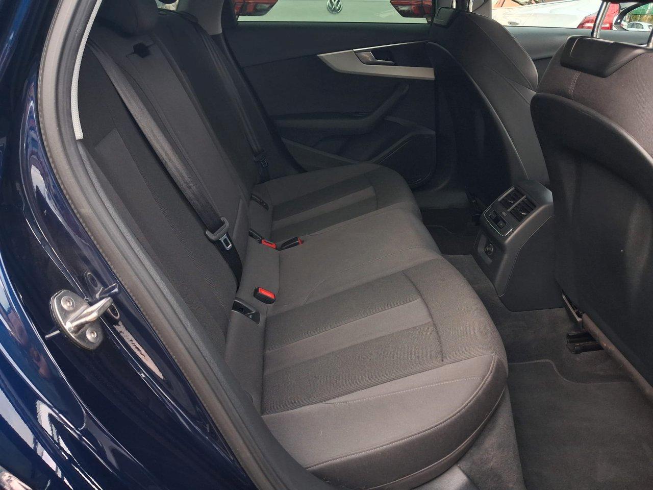 Audi A4 Avant 40 2.0 tdi Business Sport 190cv s-tronic