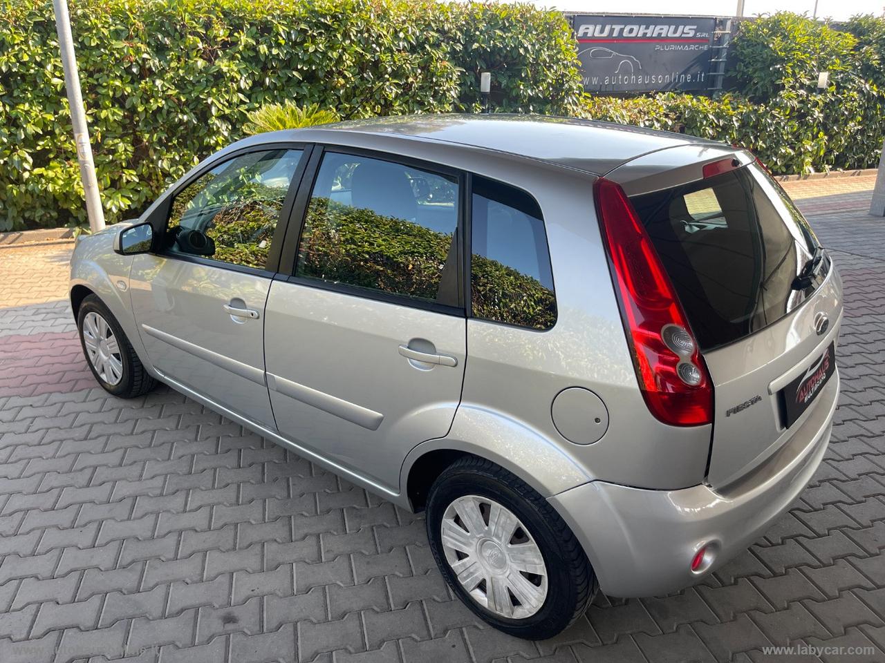 FORD Fiesta 1.2 16V 5p. Titanium