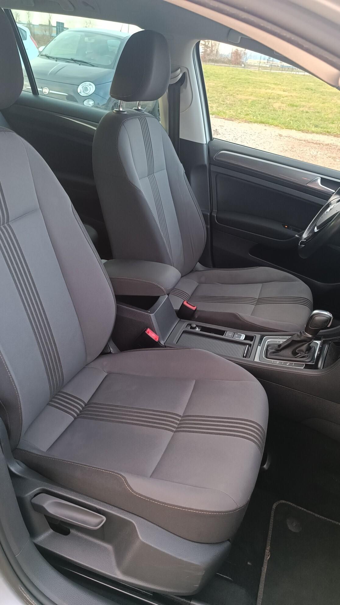 VOLKSWAGEN GOLF 1.6TDI 110CV AUTOMATICA DEL 2017
