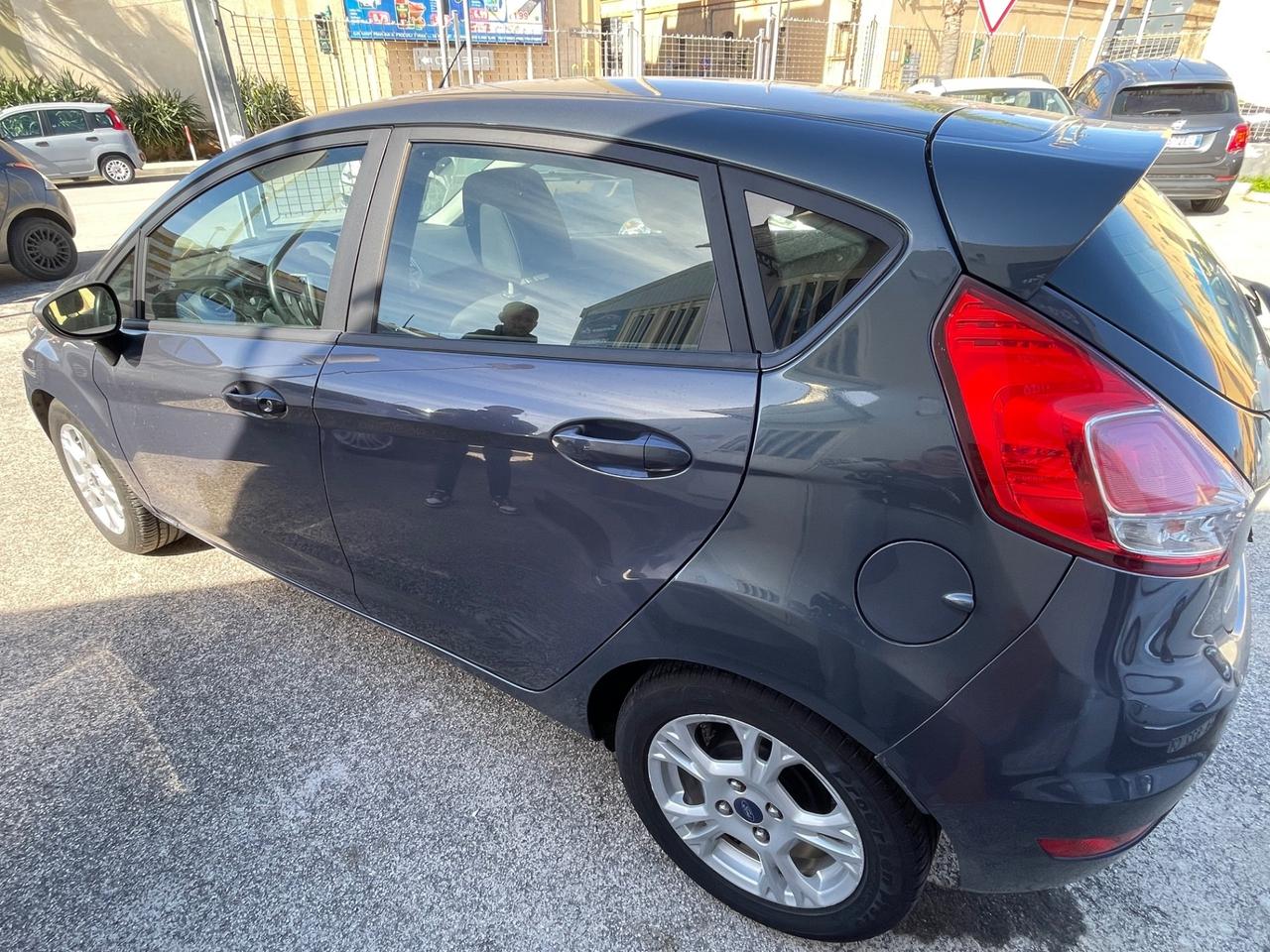 Ford Fiesta 1.5 TDCi 75CV 5 porte Titanium