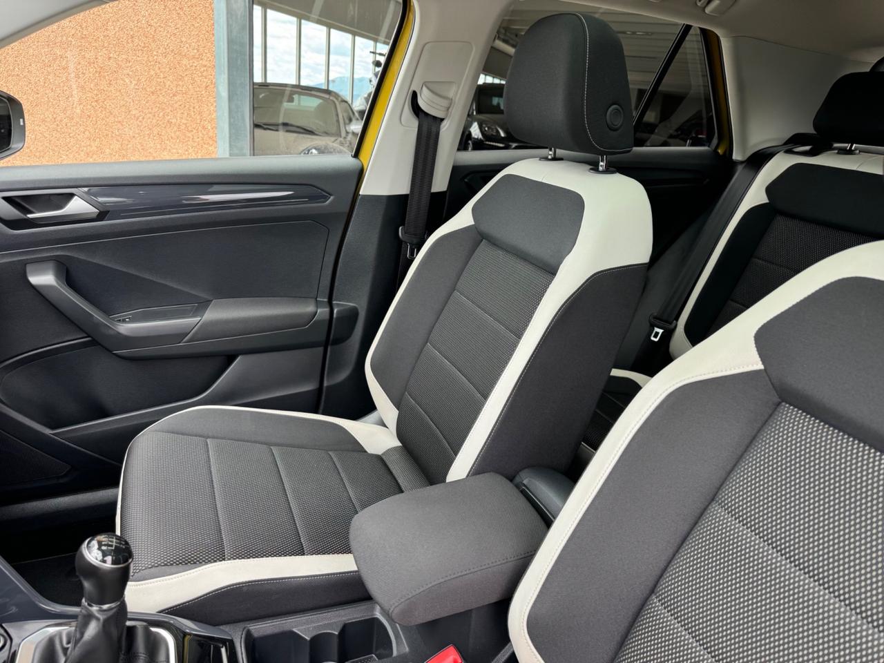 Volkswagen T-Roc 1.6 TDI SCR Advanced BlueMotion Technology R-Line TETTO